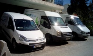 Ο στόλος οχημάρων της Eurofresh έξω από το εργαστήριο μας. Ο στόλος οχημάρων της Eurofresh έξω από το εργαστήριο μας.